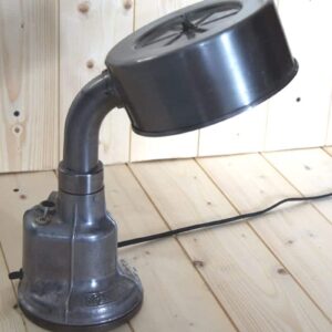 Lampe industrielle à poser issue du monde automobile