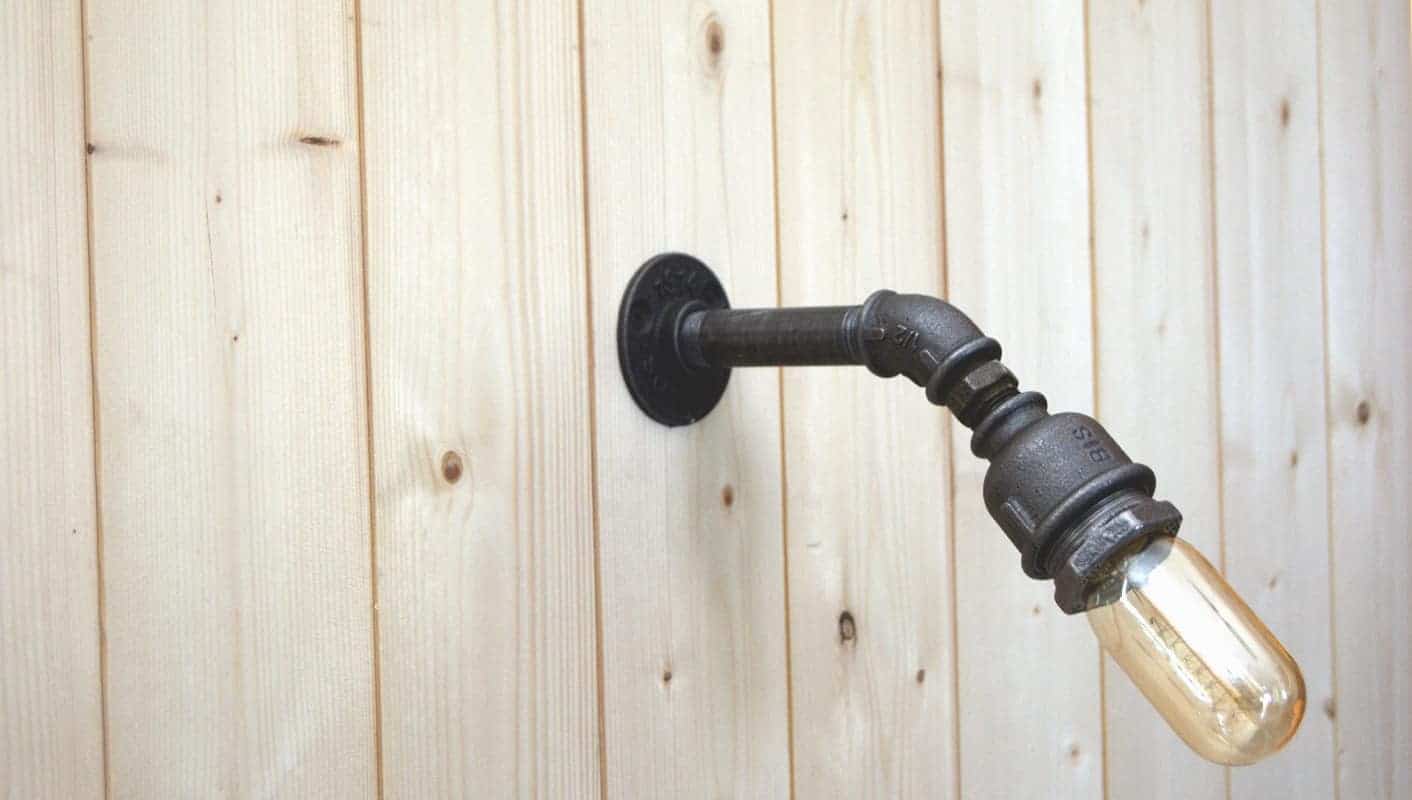 Applique style industriel en raccords fonte
