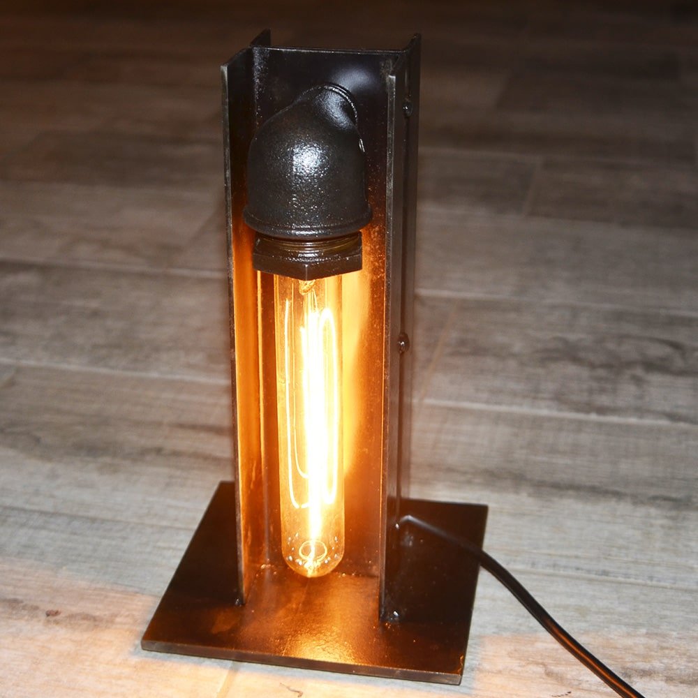 Lampe à poser noire industrielle