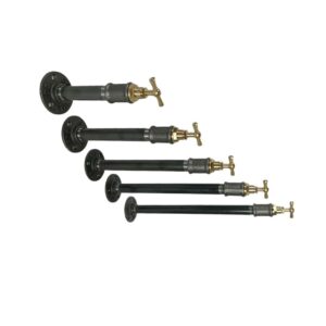 vue ensemble support droit métal finition robinet pour étagère style industriel